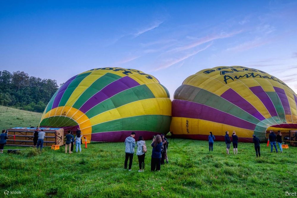 Setting up the hot air balloon