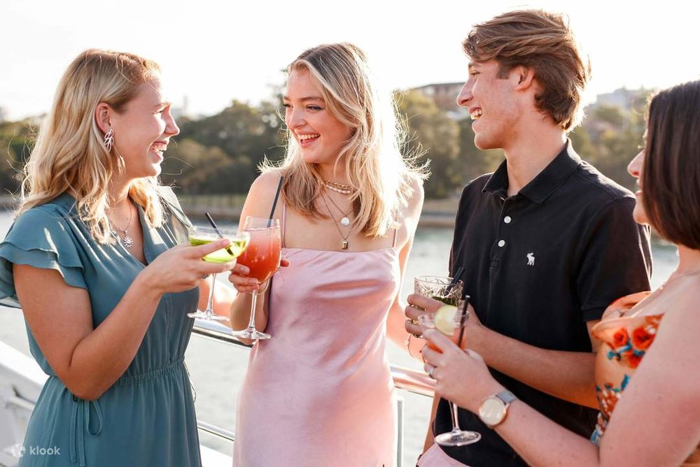 Many visitors choose to enjoy dinner and drinks when they visit Sydney Opera House.