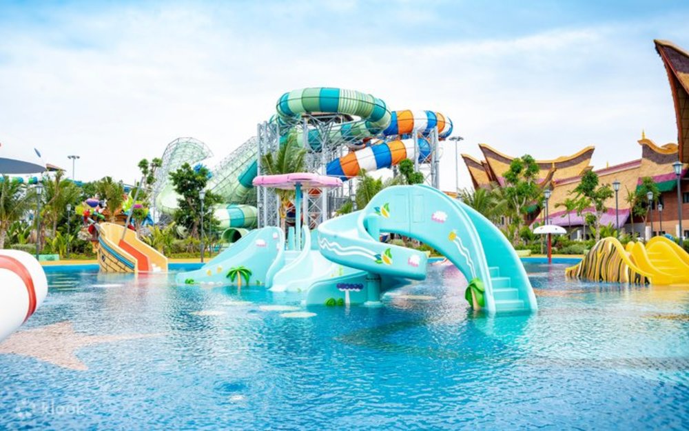 Vé Vào Công Viên Nước Thủy Tinh Đồi Rồng Bao Nhiêu?