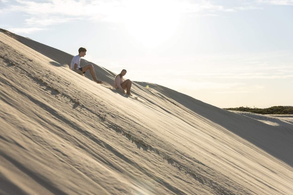 Trượt Cát Không Giới Hạn Ở Port Stephens - Phiêu Lưu Giữa Biển Cát Vàng Bán Cầu Nam