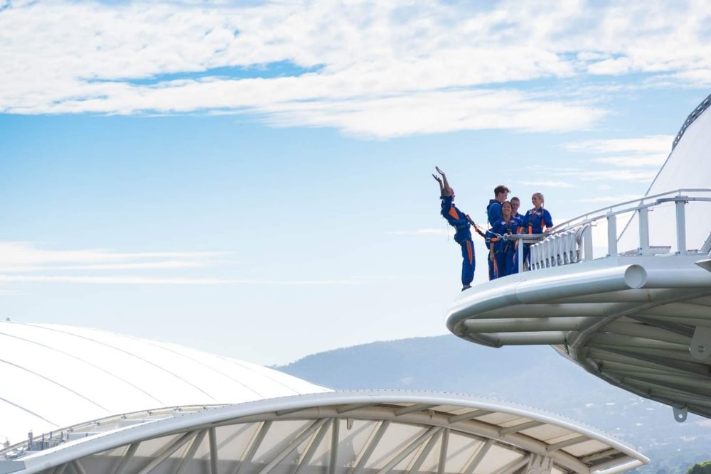 Leo Lên Mái Adelaide Oval - Chạm Đến Đỉnh Cao Của Thành Phố