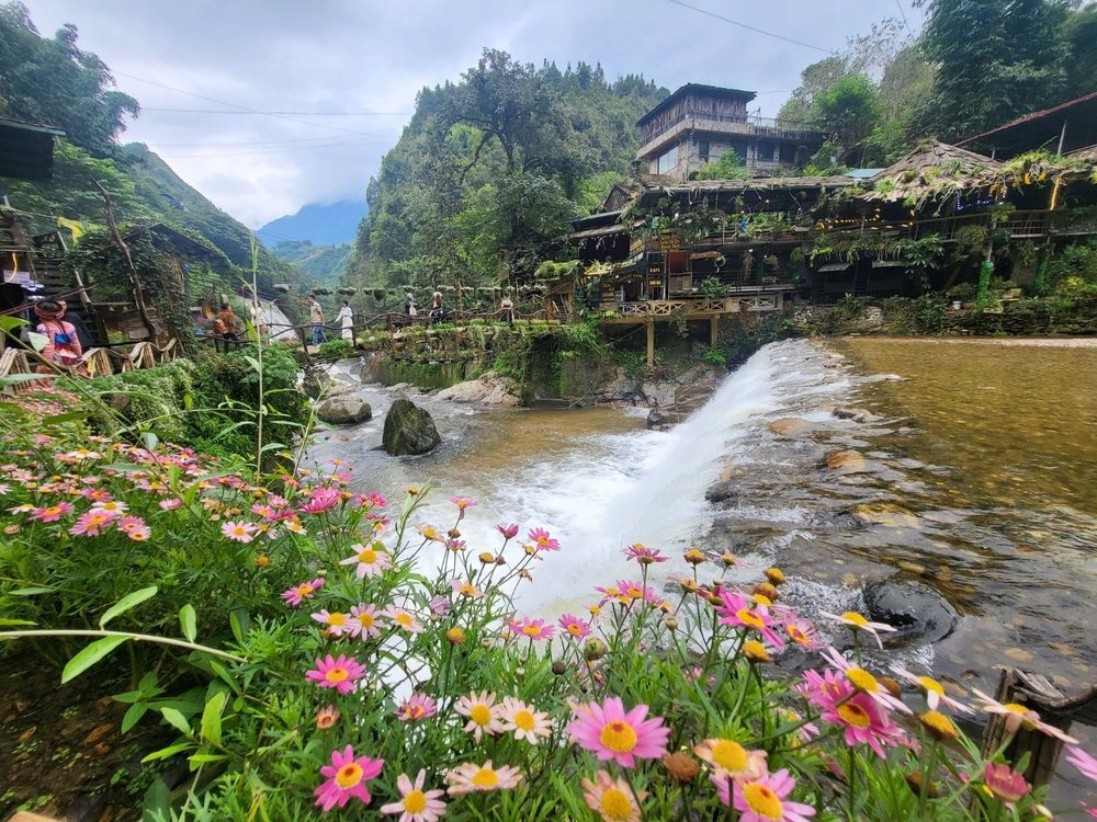 Bản Cát Cát - Hòa Mình Vào Văn Hóa H'Mông