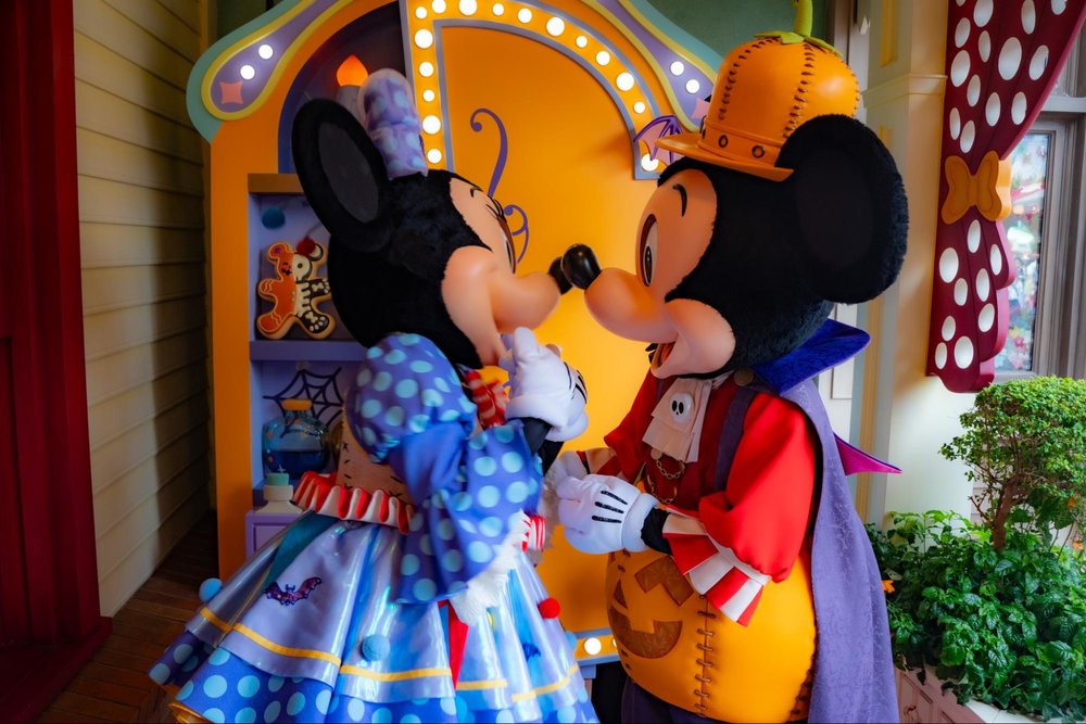 上海ディズニーのハロウィーン特集2025 ハロウィンデコレーション ミッキー&ミニー グリーティング