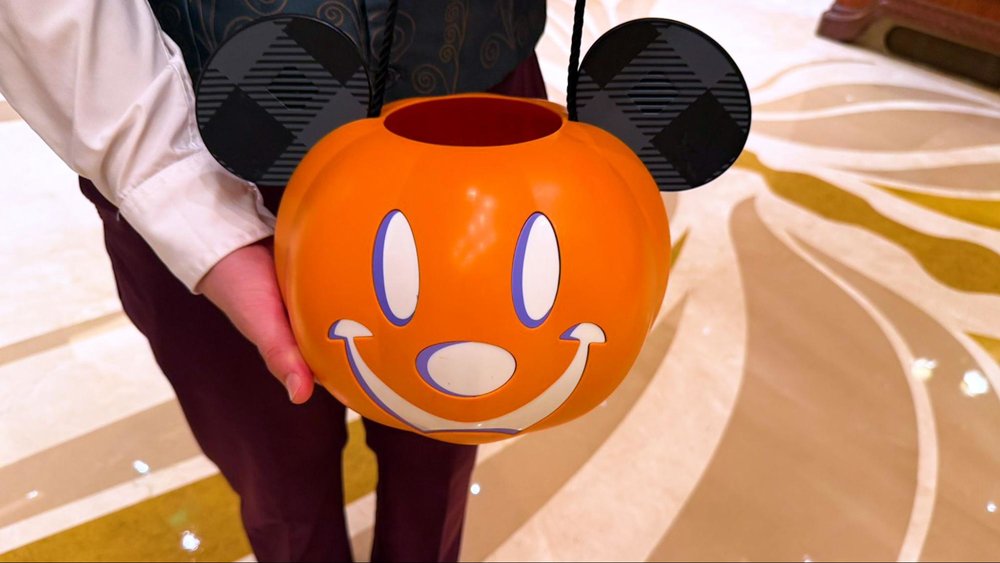 上海ディズニーのハロウィーン特集2025 ハロウィンデコレーション 直営ホテル お菓子