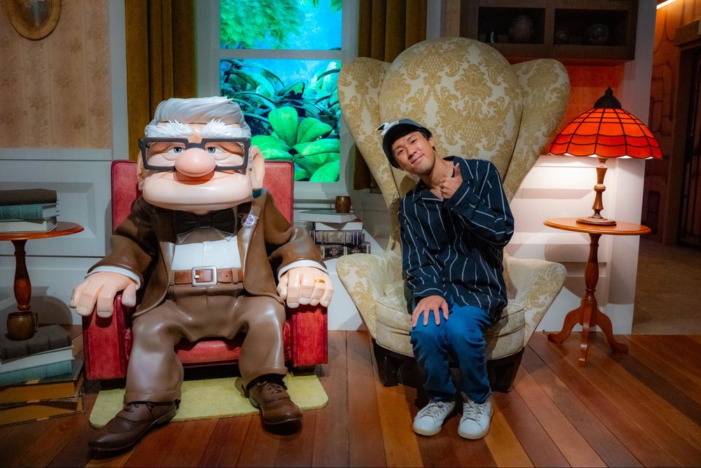 上海ディズニーのハロウィーン特集2025 ハロウィンデコレーション カールじいさん