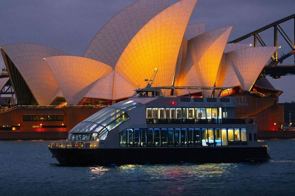 Du Thuyền Ăn Tối Trên Tàu Đáy Kính - Dùng Bữa Giữa Ánh Đèn Cảng Sydney