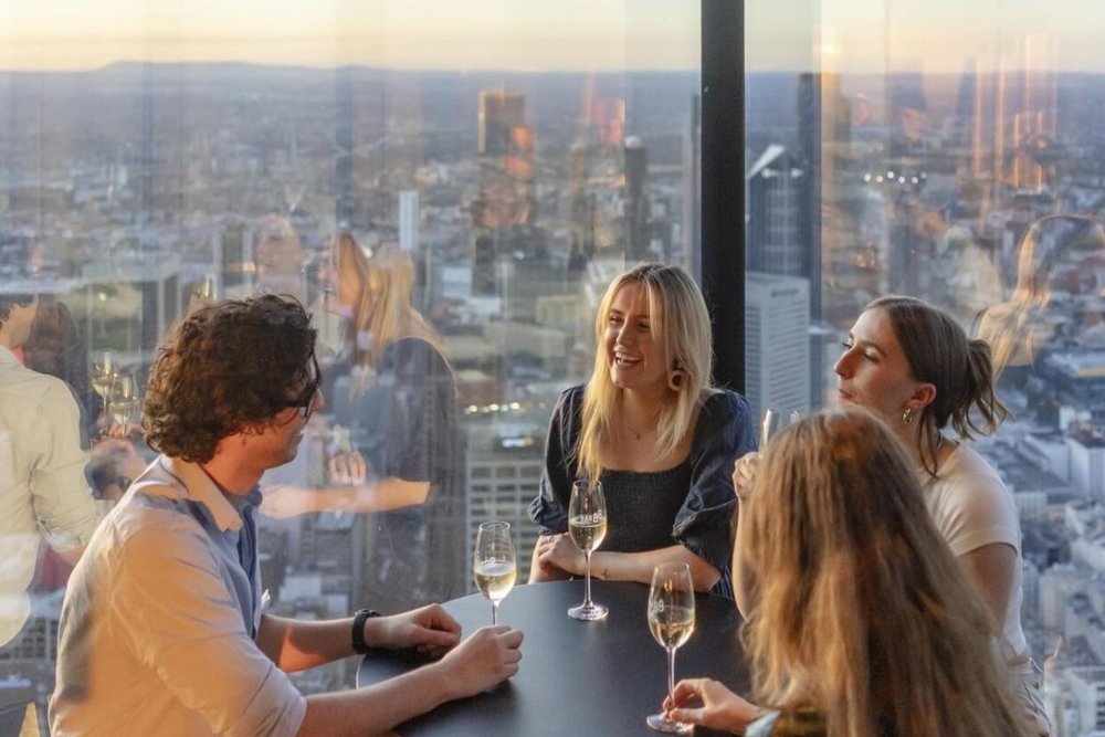Cocktails In The Clouds - Nâng Ly Giữa Đài Quan Sát Melbourne
