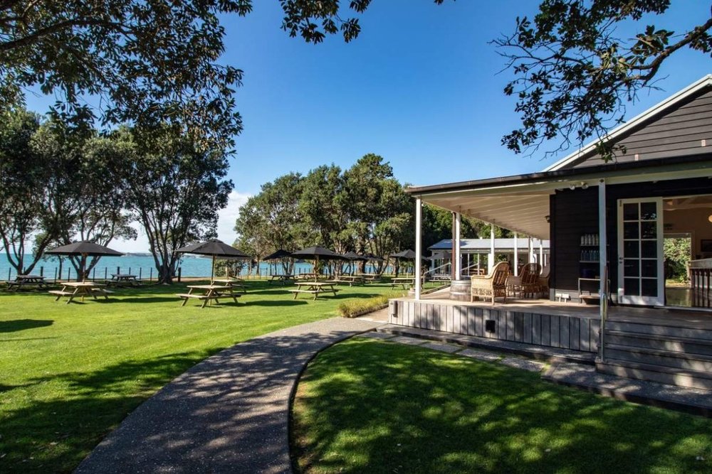 Nhà Máy Rượu Vang Man O'War - Hương Vị Biển & Nho Trên Đảo Waiheke