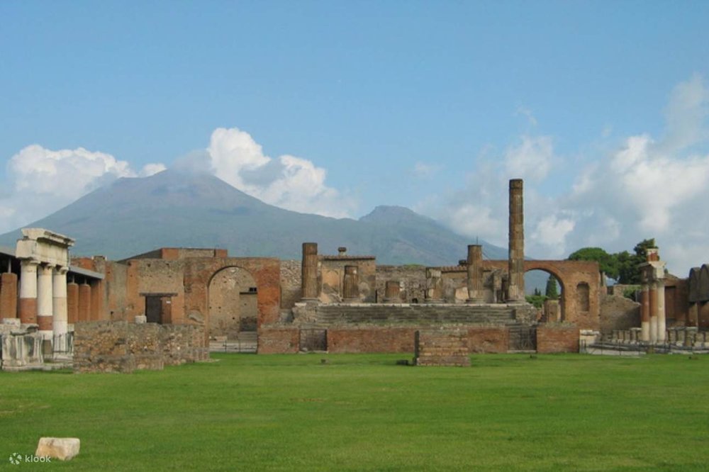 The ruins of Pompeii with Mount Vesuvius in the background