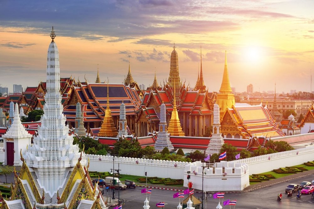 Buổi Sáng: Bay Từ Việt Nam Đến Bangkok - Chào Xứ Sở Chùa Vàng