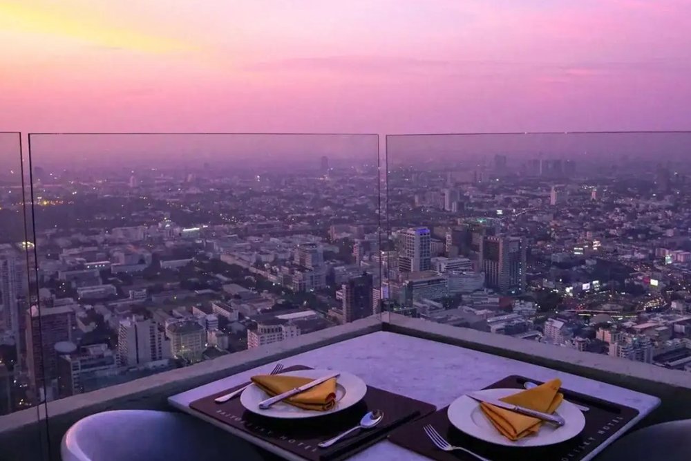 Buổi Tối: Dùng Bữa Tối Sang Trọng Tại Baiyoke Sky - Ngắm Bangkok Từ Trên Cao