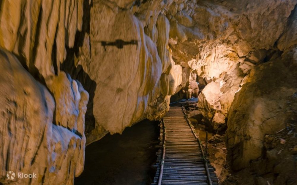 Động Ba Cô Ở Thung Nham