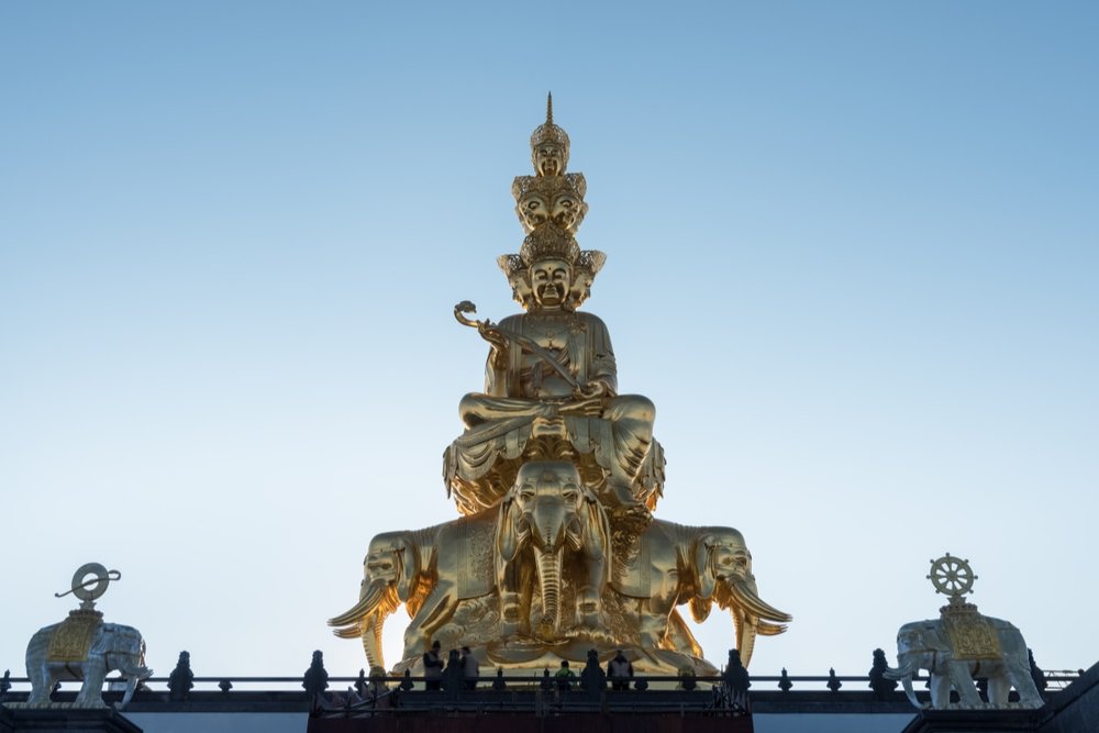 Giá Vé Tham Quan Nga Mi Sơn Bao Nhiêu?