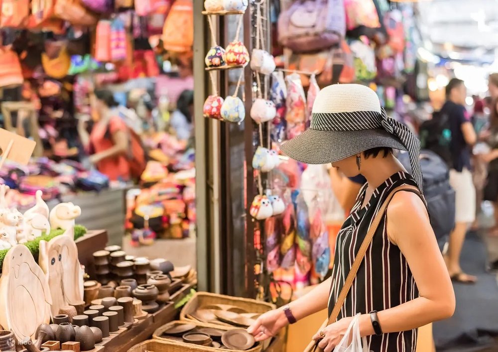 Chợ Chatuchak - Thiên Đường Mua Sắm Thứ Thiệt 