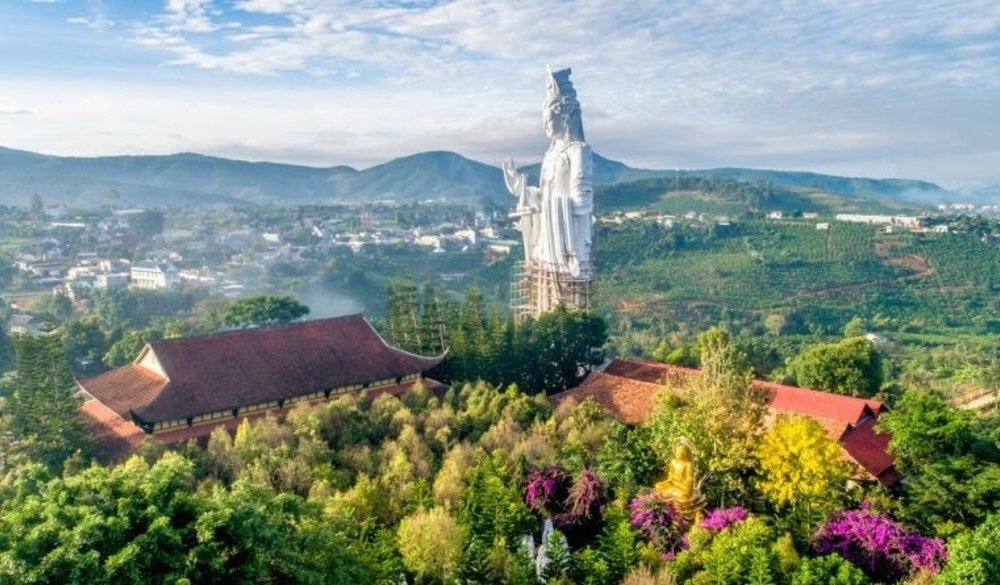 Viếng Thăm Chùa Linh Ẩn 