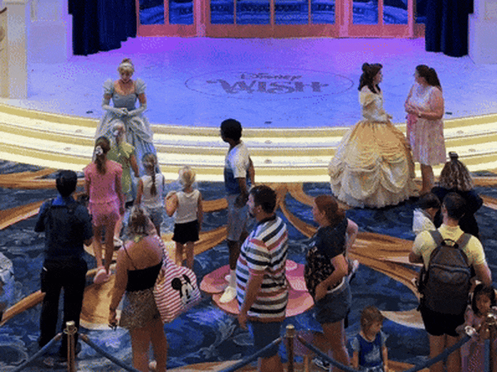 本片段取景自佛罗里达的Disney Wish