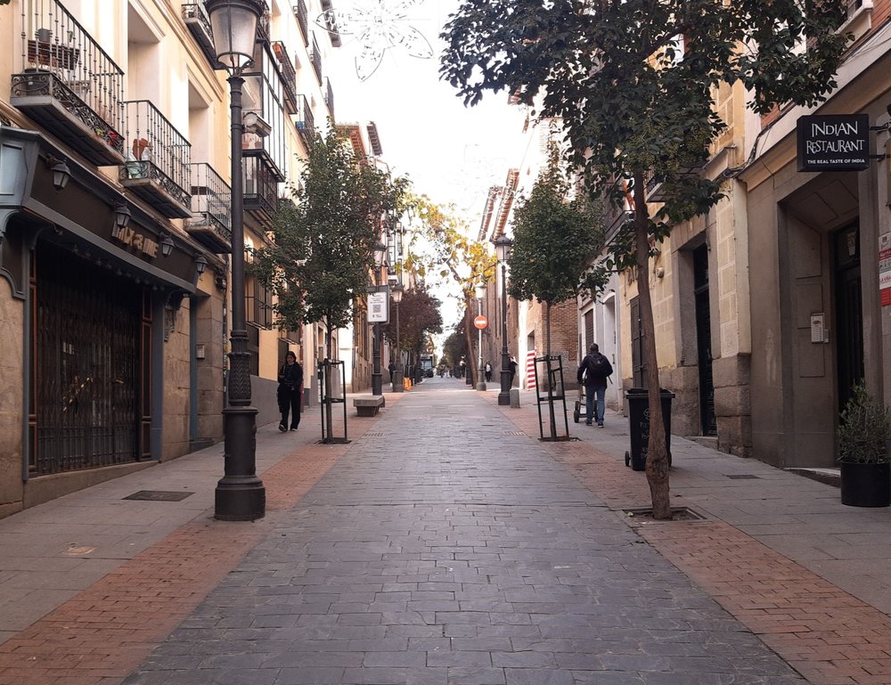 An empty Calle de las Huertas