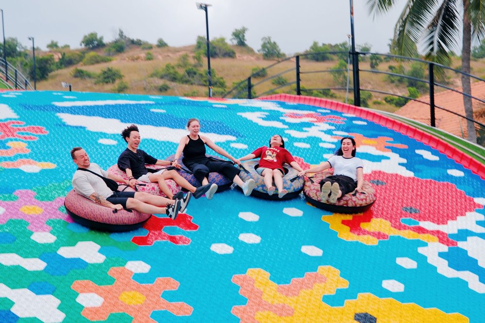  Trải Nghiệm Cung Đường Trượt Phao Khổng Lồ View Biển  