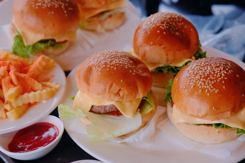 Ăn Gì Ở Mango Beach? Thiên Đường Ẩm Thực Hấp Dẫn Tại Chỗ