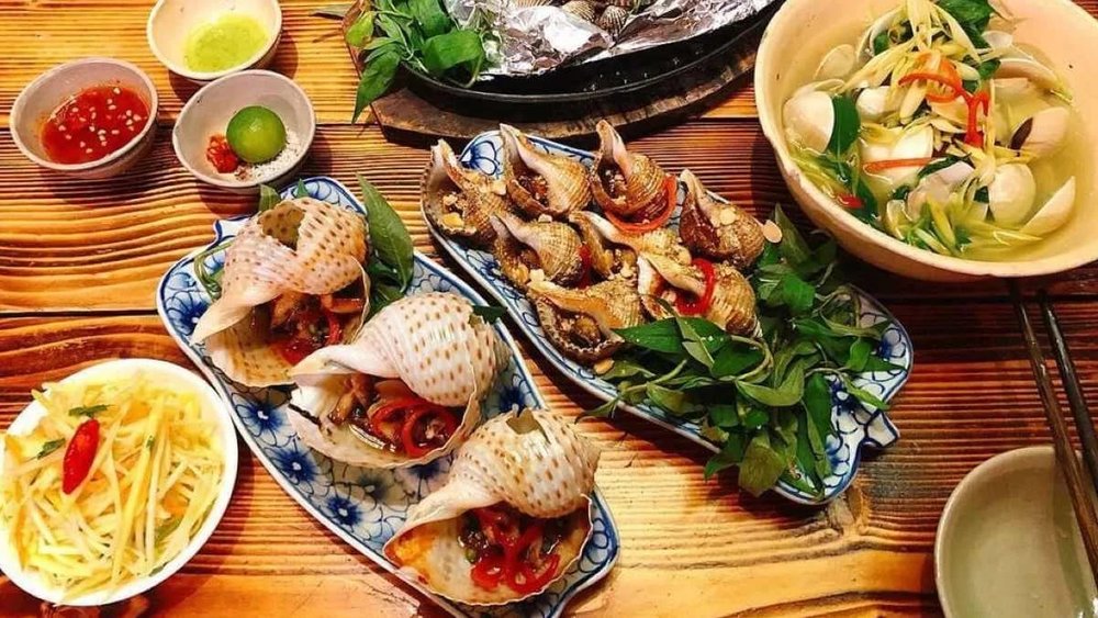 Dạo Biển Đêm và Thưởng Thức Hải Sản