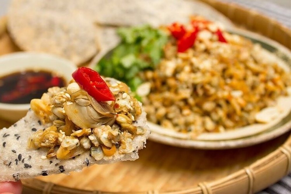 Hến Xúc Bánh Tráng - Món Ăn Trưa Ngon Ở Huế