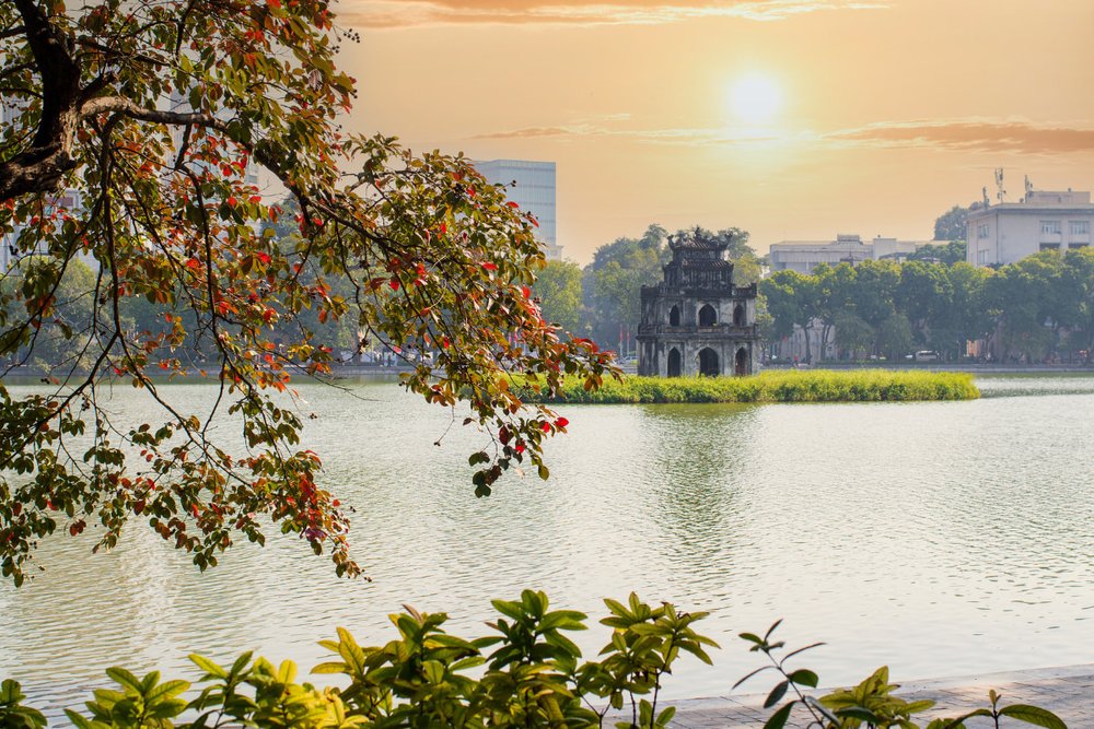 Hồ Gươm - Dạo Mát, Ngắm Cảnh & “Chill” Ở Hà Nội