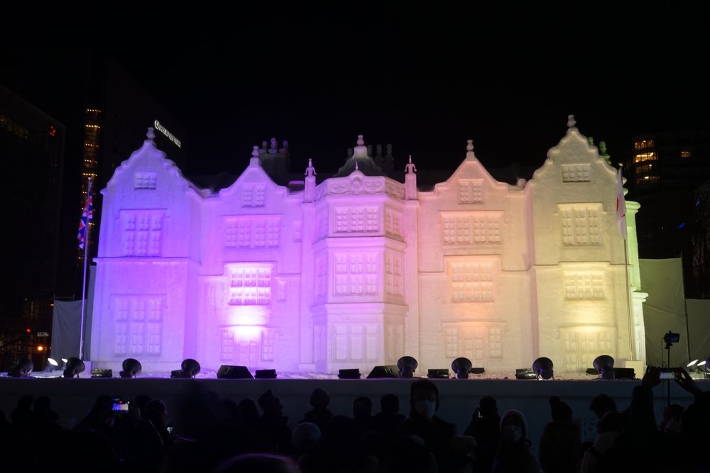 รูปสลักหิมะขนาดยักษ์ในเทศกาลหิมะซัปโปโร