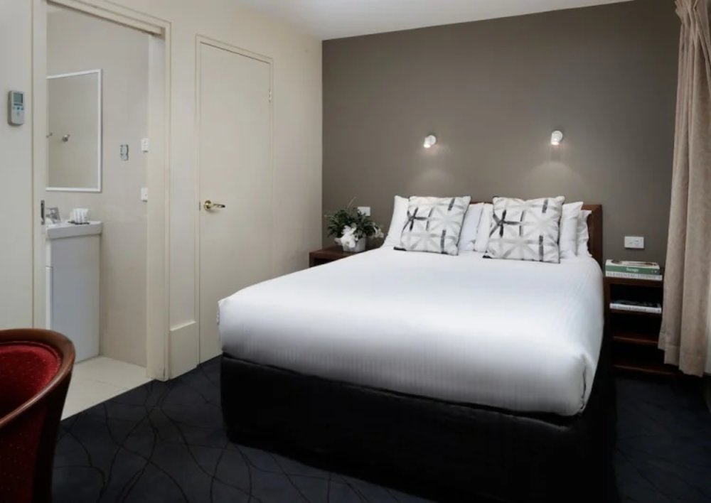 The Victoria Hotel Melbourne 