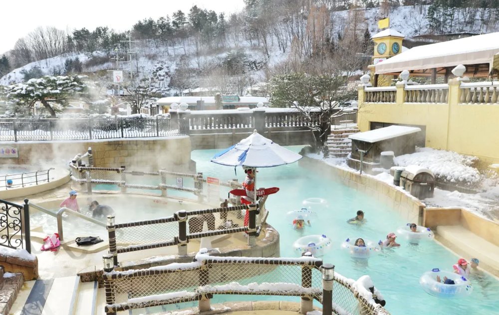 Everland and Carribean Bay Snow Sled and Spa 