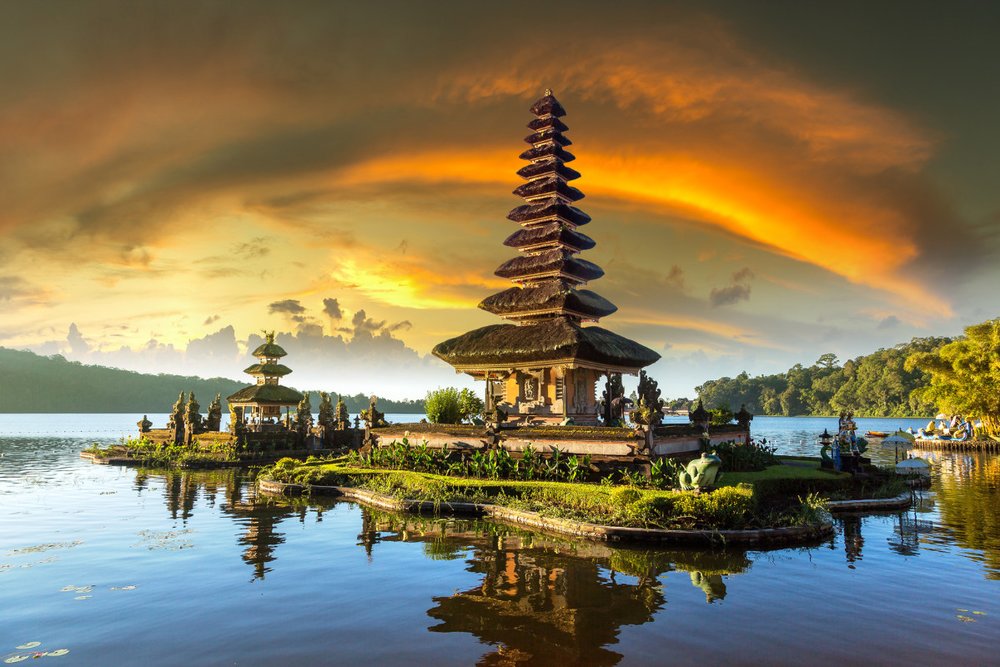 Viếng Đền Ulun Danu Beratan và Cổng Trời Handara: Check-in Biểu Tượng