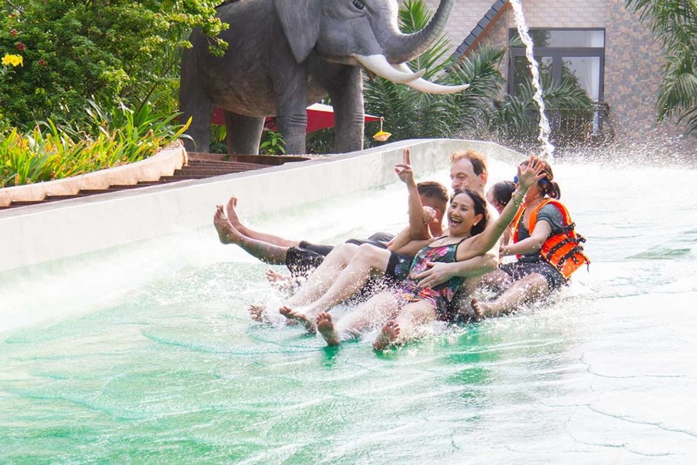 Trượt Nước - Vui Không Tưởng Trong Một Cú Trượt