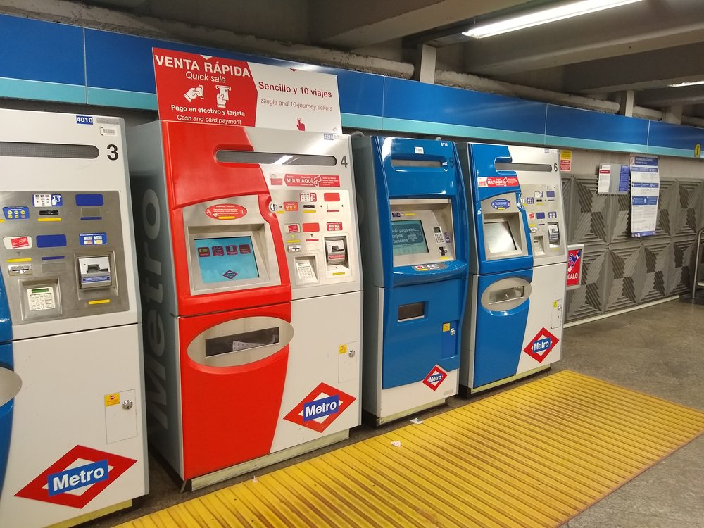 A row of Madrid Metro ticket machines / Credits: Snooze123 on Wikimedia Commons