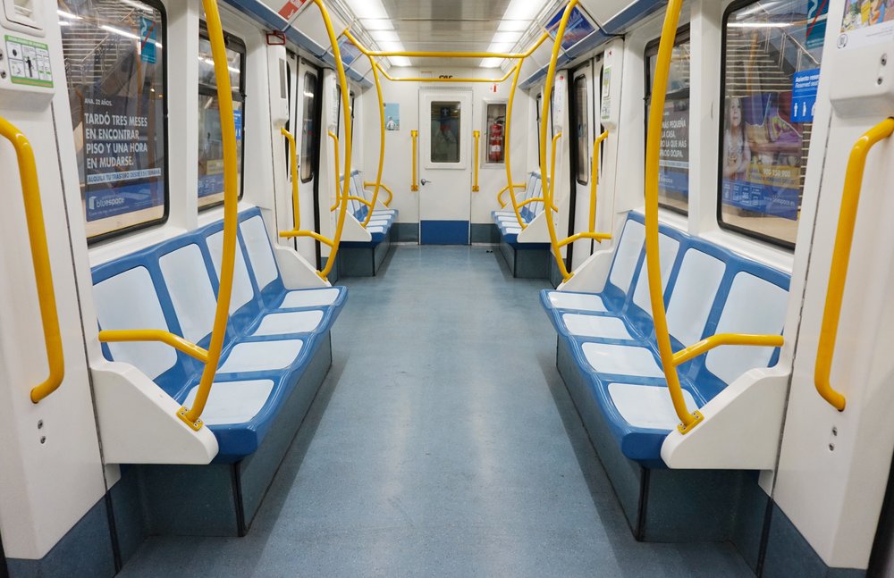 Madrid Metro interior / Credits: Tiia Monto on Wikimedia Commons
