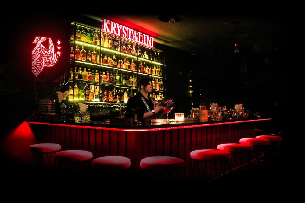 Krystalini Cocktail Bar - Ẩn Sau Trong Ngõ Nhỏ, Mang Vẻ An Tĩnh, Thư Giãn