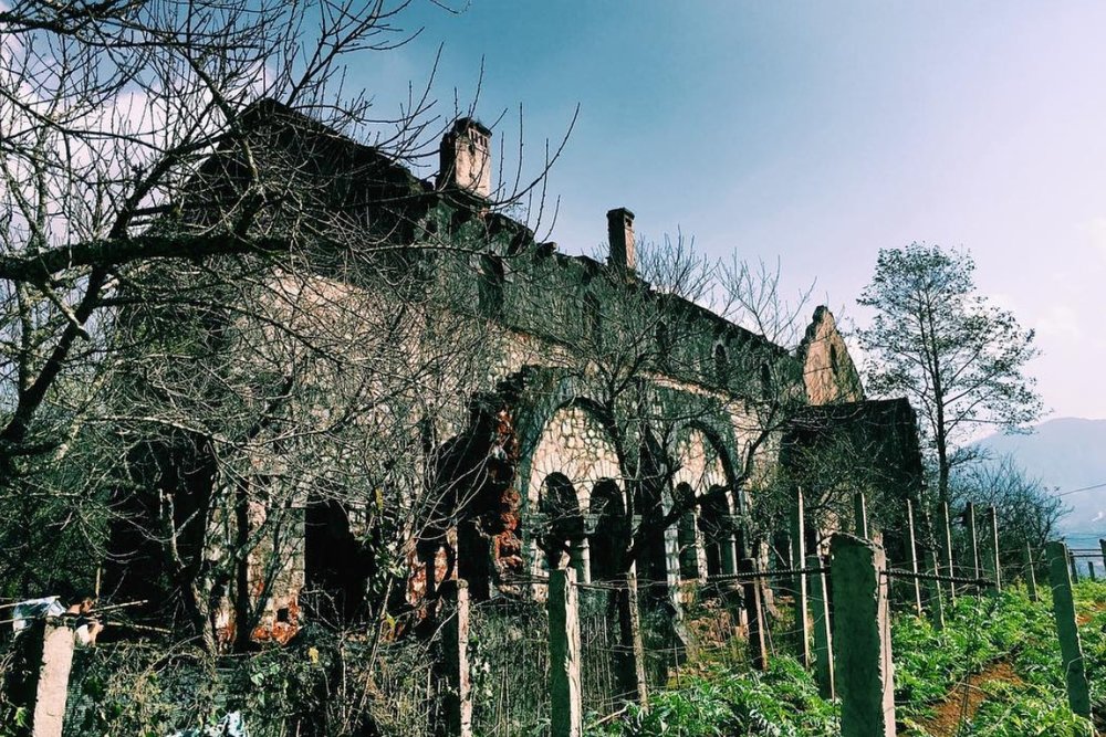  Chìm Đắm Trong Nét Bí Ẩn Nơi Tu Viện Cổ Tả Phìn