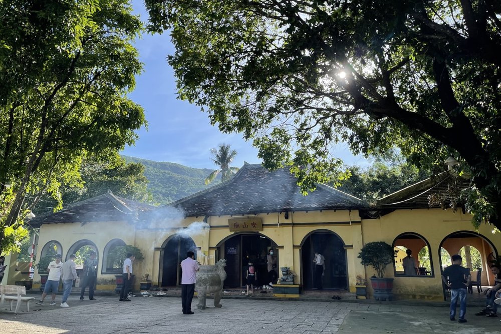 Thăm Miếu Bà Phi Yến - Cầu Chúc Bình An Cho Tình Yêu Bền Vững