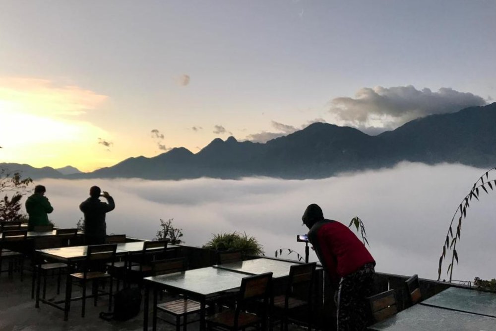 Fansipan Terrace: Điểm Dừng Chân Lý Tưởng Để Uống Café, Ngắm Trọn “Nóc Nhà Đông Dương”