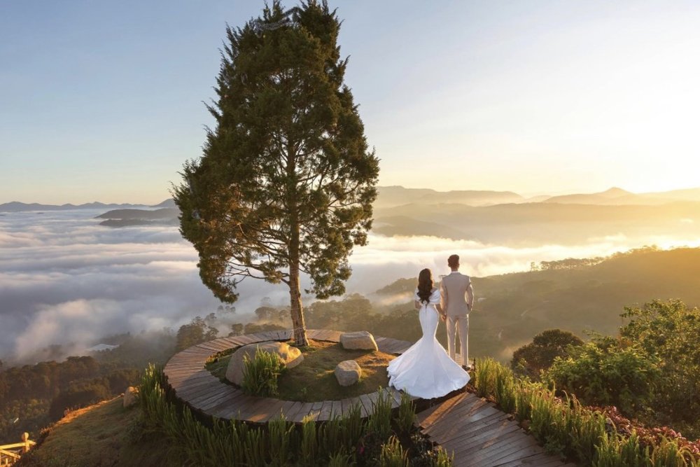 Săn Mây Cầu Đất: Khoảnh Khắc Bình Minh "Vỡ Oà" Trên Biển Mây