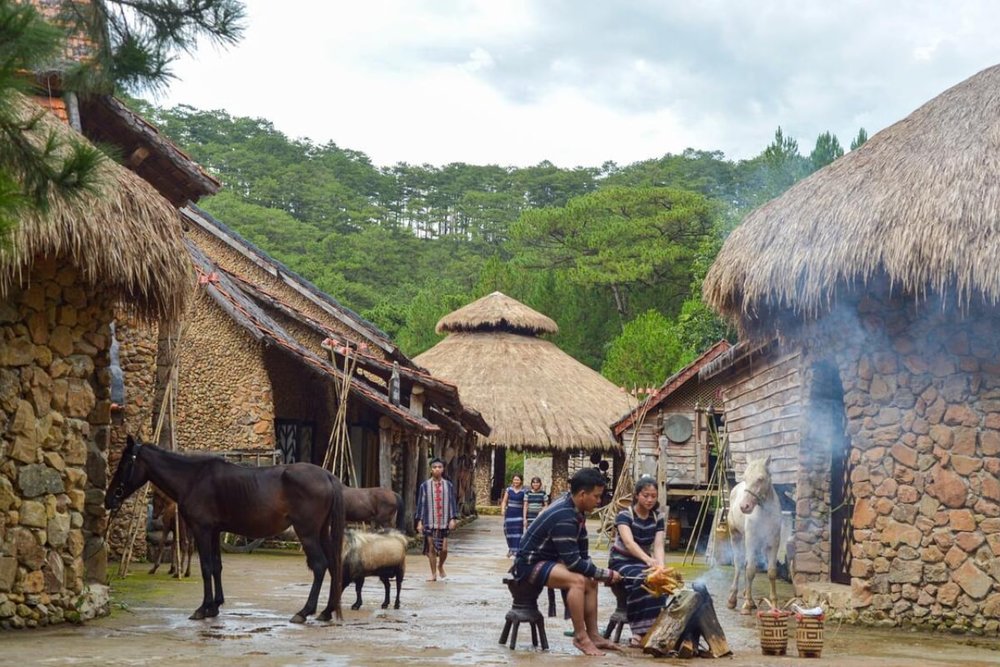 Khu Du Lịch Làng Cù Lần Đà Lạt: Khám Phá Ngôi Làng Cổ Tích Giữa Rừng Thông