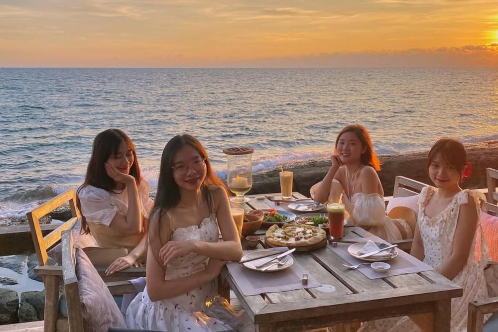 Nhà Hàng On The Rock Phú Quốc - Nhà Hàng Trên Đá Độc Nhất