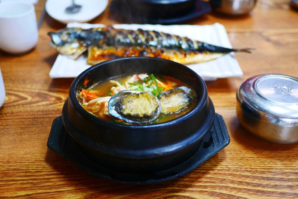 Lẩu Hải Sản Thố Đá Haemul Ttukbaegi