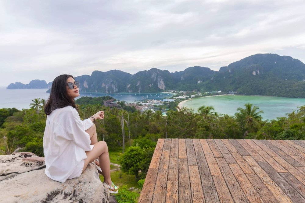 Bờ Sông Mê Kông - Tản Bộ & Thưởng Thức Ẩm Thực Địa Phương