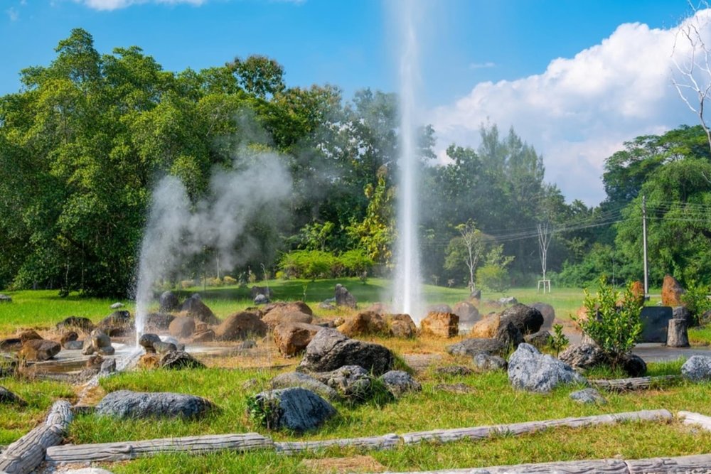 Tắm Suối Nước Nóng San Kamphaeng 