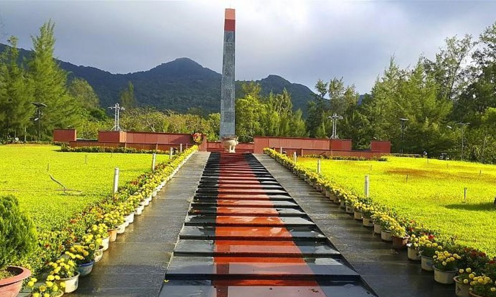 Nghĩa Trang Hàng Dương Côn Đảo - Thăm Mộ Chị Võ Thị Sáu