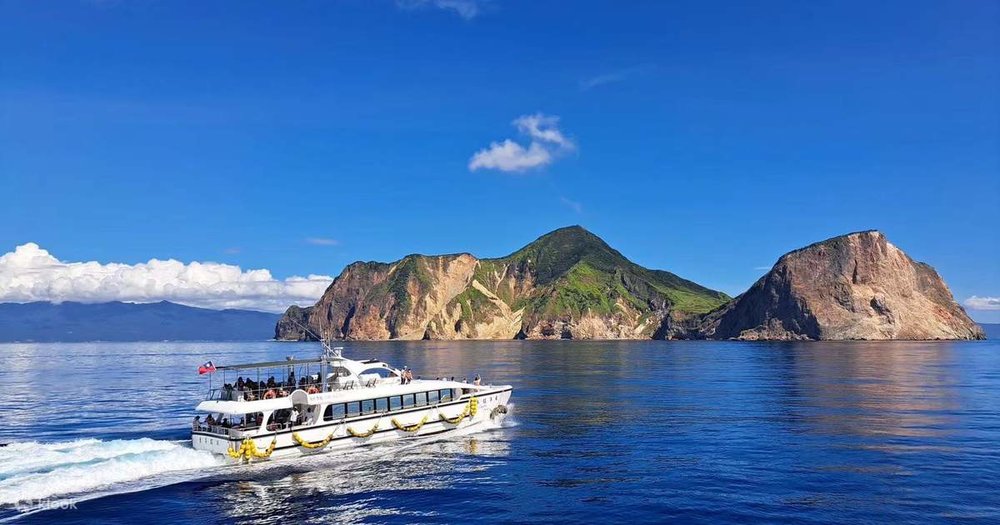 Guishan Island Landing, Whale Watching, Surrounding Guishan Island|Yilan Guishan Island Half-Day Tour - Taiwan