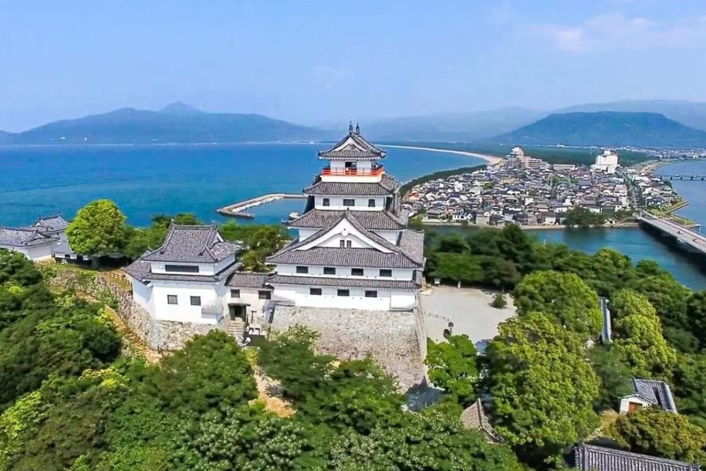  Lâu Đài Saga - Tận Mắt Chiêm Ngưỡng Vẻ Đẹp Cổ Kính Của Dinh Thự Samurai Cuối Cùng