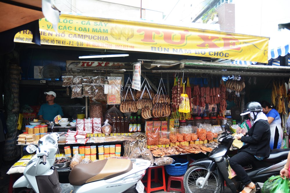 Bún Num Bò Chóc Tư Xê