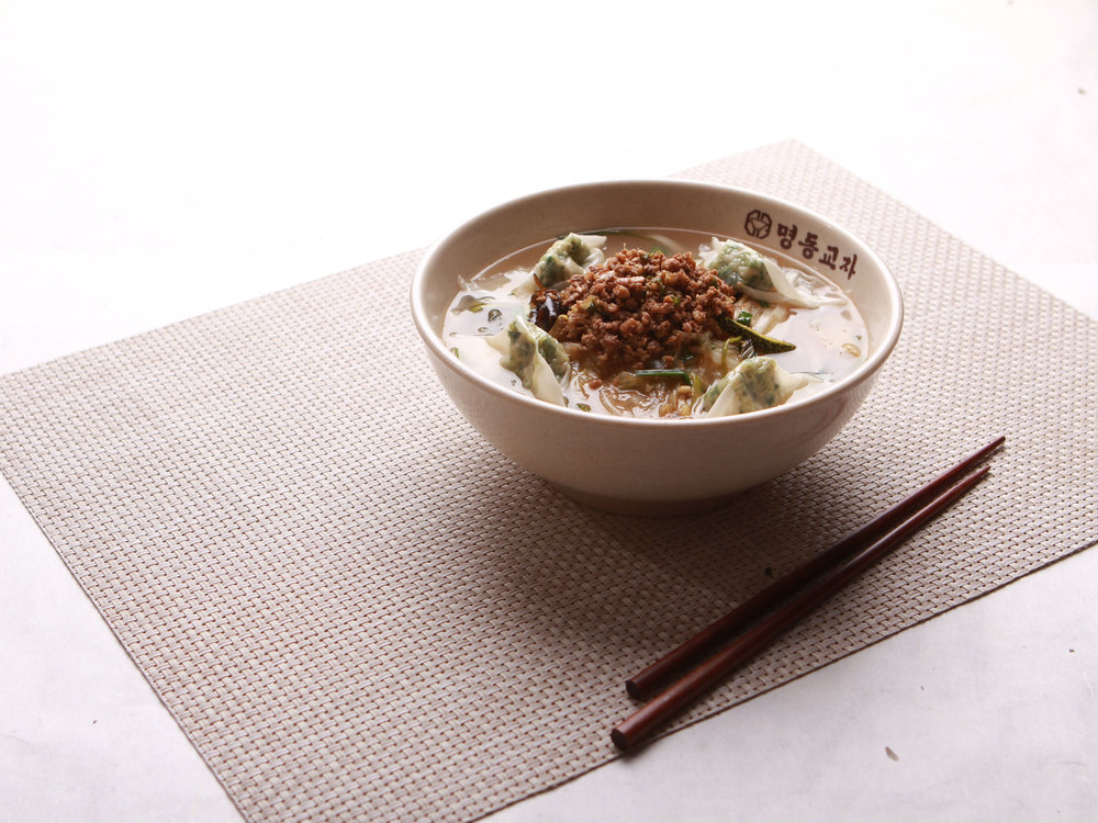 Myeongdong Kyoja - Mì và Bánh Xếp Trứ Danh