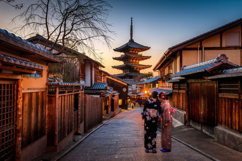 Buổi Tối: Dạo Phố Cổ Gion & Thưởng Thức Ẩm Thực Truyền Thống