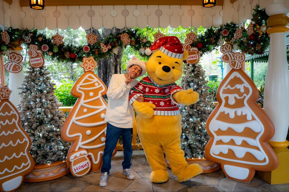 20周年の香港ディズニーランドのクリスマスへ！　プーさん　クリスマスツリー